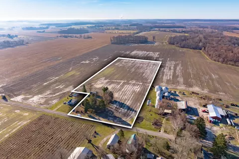 3800 Warren Woods Rd, Weesaw, MI 49128