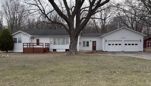 1885 N Benton Center Rd, Benton, MI 49022