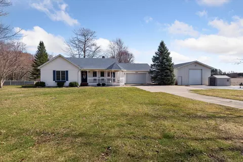 9303 Gast Rd, Lake, MI 49106