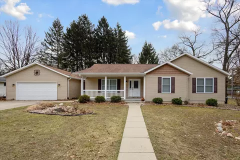 319 Clark St, Decatur, MI 49045