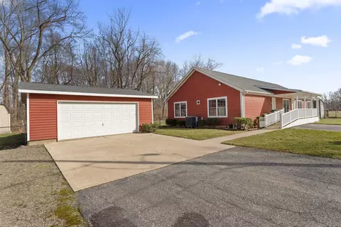 9319 1st St, Oronoko, MI 49103