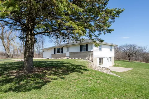 4737 S Park Rd, Pipestone, MI 49111