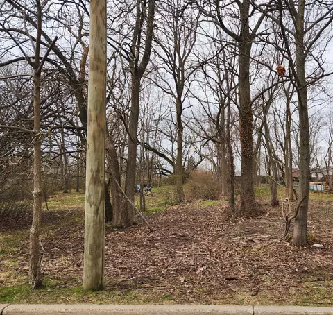 744 St Joseph St, South Haven, MI 49090