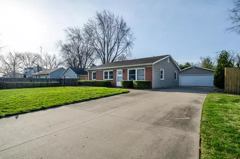 363 Riverside Dr, Watervliet, MI 49098
