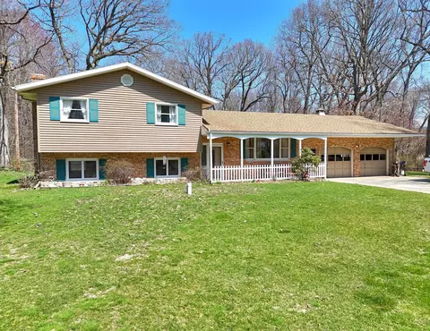2504 Riverside Rd, Hagar, MI 49022