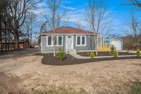 37772 76th St, Covert, MI 49043