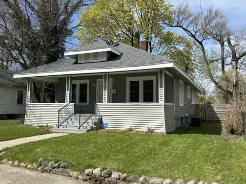 1014 Superior St, Benton Harbor, MI 49022