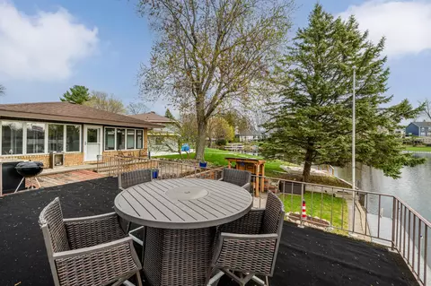 6950 Shore Dr, Coloma, MI 49038