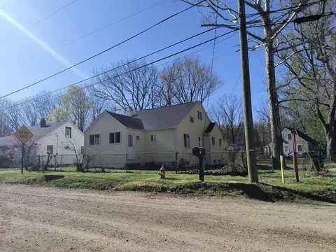 1003 Pine St, Niles, MI 49120