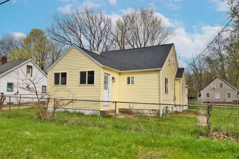 1003 Pine St, Niles, MI 49120