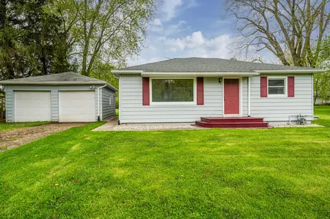 1688 Dewey Ave, Benton, MI 49022