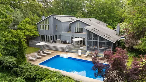 50102 Alpine Blvd, Grand Beach, MI 49117