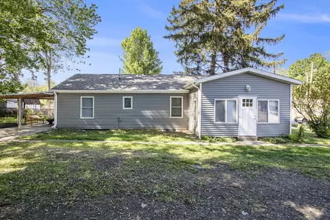 405 N Red Bud Trl, Buchanan, MI 49107