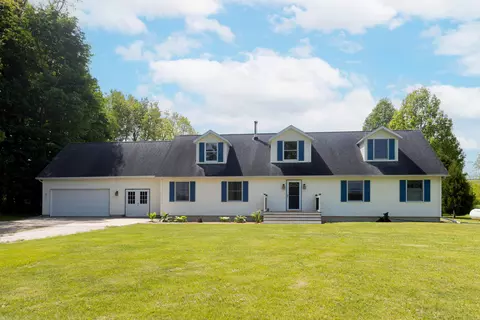 69433 County Road 376, Bangor, MI 49057