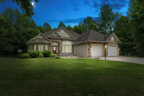 11082 Hoffman Rd, Newberg, MI 49067 photo 1