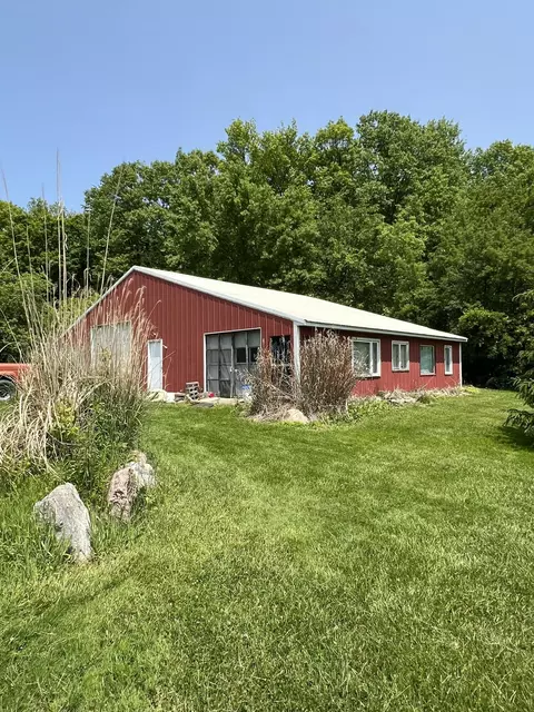 7530 Warren Woods Rd, Chikaming, MI 49128