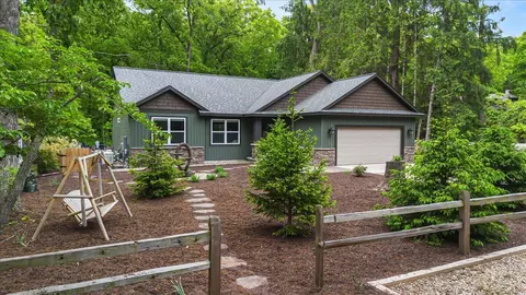 4067 Hillside Trl, Michiana, MI 49117