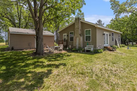 32205 James St, Colon, MI 49040