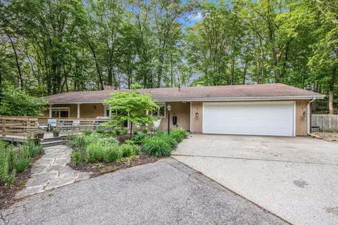 7238 Willobee St, Hagar, MI 49038