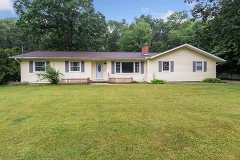 70838 Ridgewood Dr, Ontwa, MI 49112