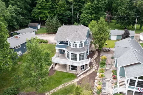 60757 Beechwood Ln, Penn, MI 49031