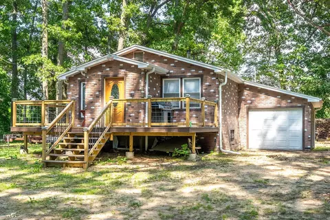 49515 Co Rd 388, Columbia, MI 49056