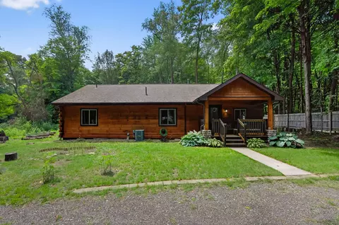 70410 Elkhart Rd, Ontwa, MI 49112