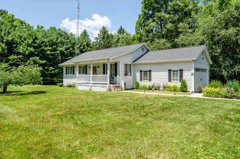 2231 Maple Ln, Howard, MI 49120