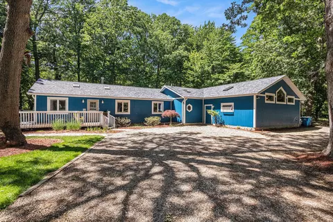 4160 Creek Dr, Michiana, MI 49117
