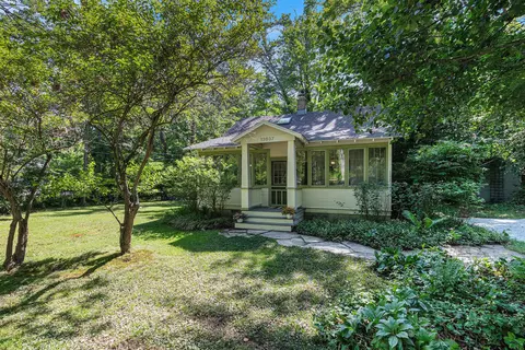 13637 Big Oak Ln, Chikaming, MI 49115