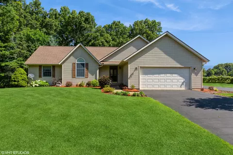 4175 Schmuhl Rd, Hagar, MI 49038