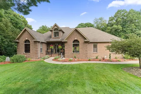 1695 Signal Point Dr, Bertrand, MI 49120