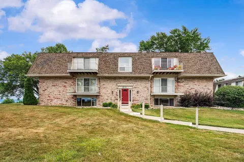 3610 Lakeshore Dr UNIT ST, St. Joseph, MI 49085