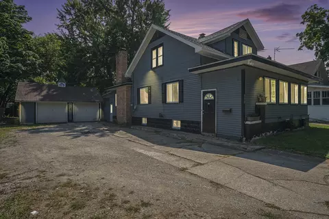 332 S Hooker Ave, Three Rivers, MI 49093