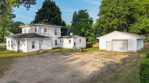 423 E Division St, Dowagiac, MI 49047 photo 3