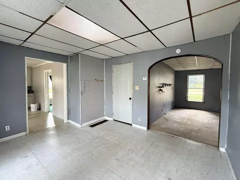 423 E Division St, Dowagiac, MI 49047 photo 9