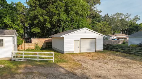 423 E Division St, Dowagiac, MI 49047 photo 4