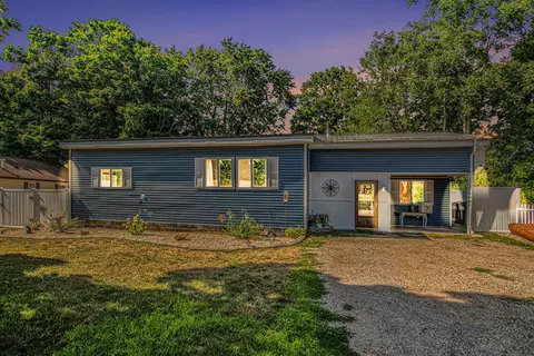 931 S Haven Pl, South Haven, MI 49090