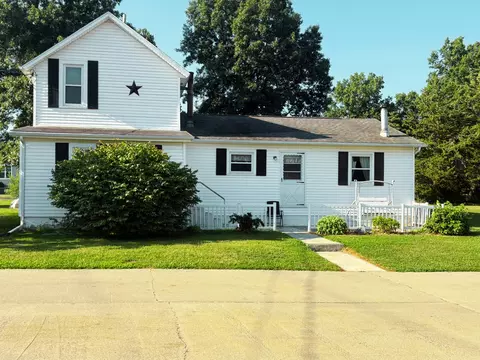 1002 Leet Rd, Howard, MI 49120
