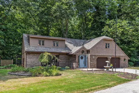 4300 Landings Ln, Royalton, MI 49085