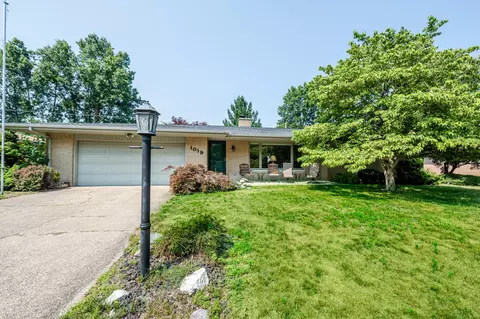 1019 Wadena Rd, St. Joseph, MI 49085