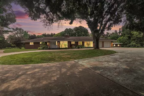 26841 Dutch Settlement St, Lagrange, MI 49047