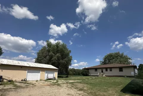 2431 E Britian Ave, Benton, MI 49022