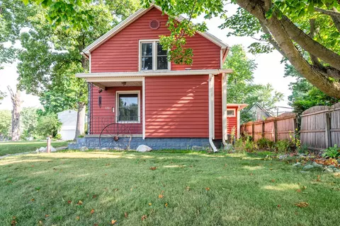 1315 Maple St, Niles, MI 49120