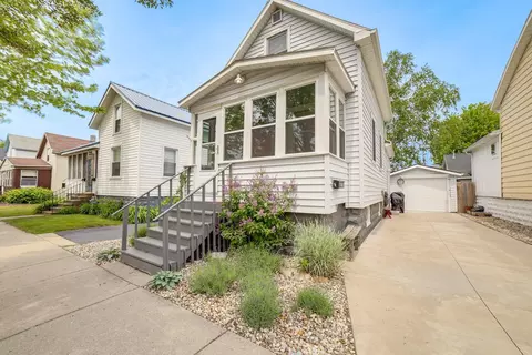 429 Jackson St, Grand Haven, MI 49417