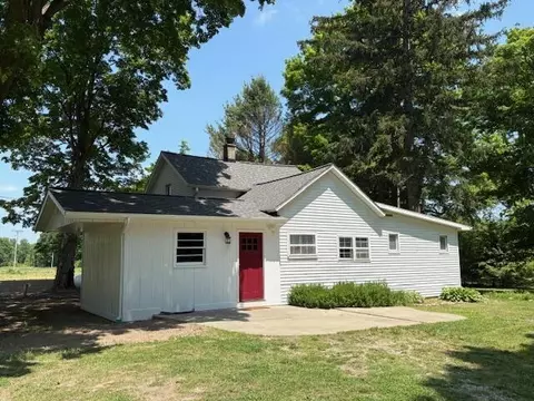 09528 57th St, Columbia, MI 49056