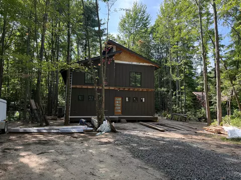 16 Wildwood Ln, Chikaming, MI 49115