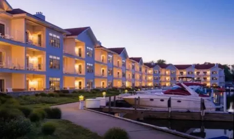 600 W Water St UNIT NEW, New Buffalo, MI 49117