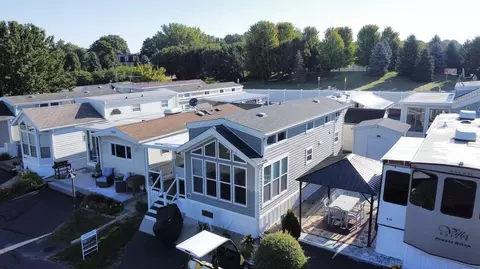 875 E Wells St UNIT SOUTH, South Haven, MI 49090