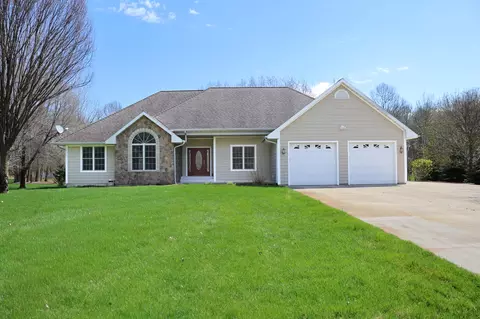 4751 Harlan Dr, Watervliet, MI 49098